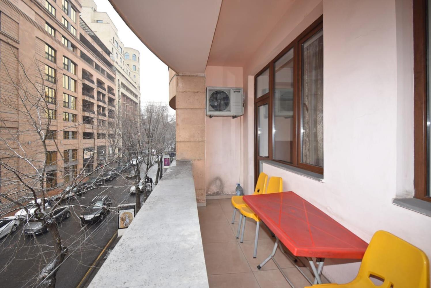 Armenak Apartment In Aram Str Erivan Dış mekan fotoğraf
